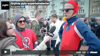 Gryfnie pyto superbohaterów [wideo]